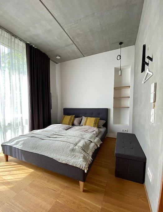 Apartment-erich Am Park-rabet Apartment